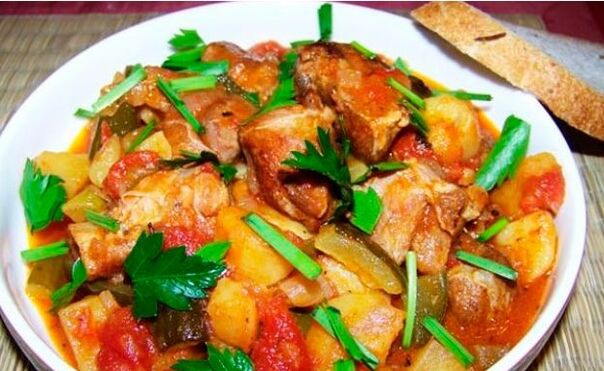 सब्जियों के साथ मांस